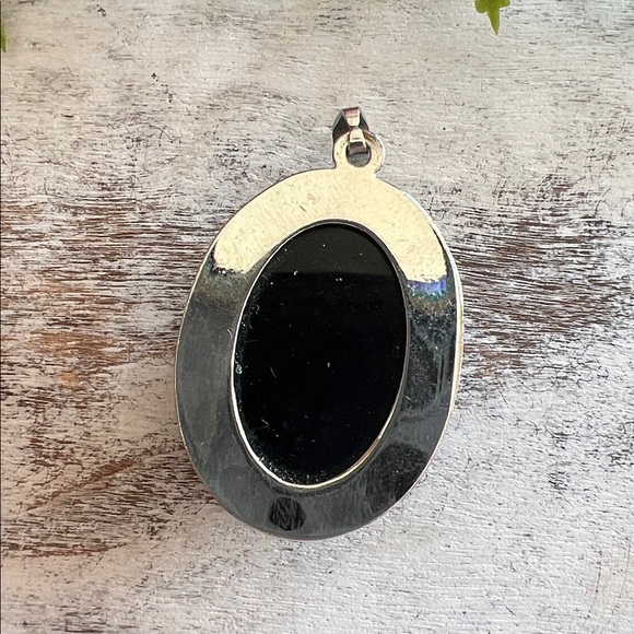 Black & Silver Trimmed  Pendant - Picture 3 of 3